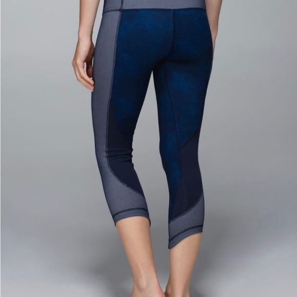 Lululemon special edition Wunder under crop US 6 - Picture 2 of 4